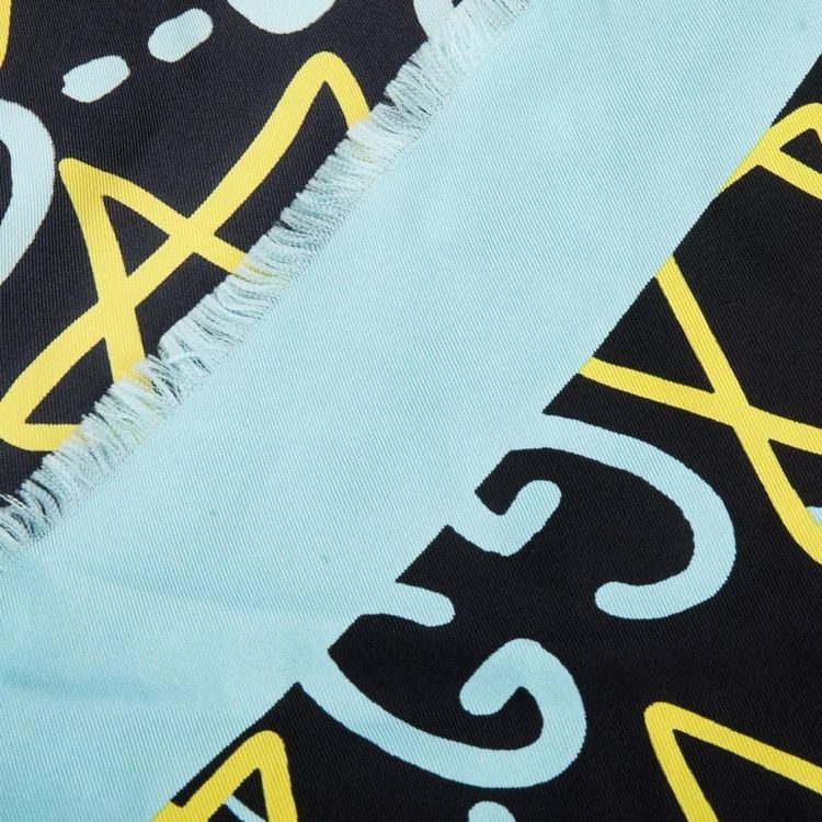 Immagine di Gucci Ghost GG Star Silk Scarf Shawl 4