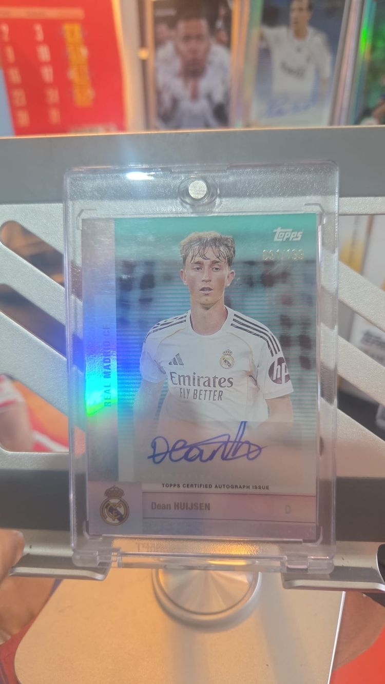 Dean Huijsen AUTO /150 – Topps Real Madrid 2025/26 image 1