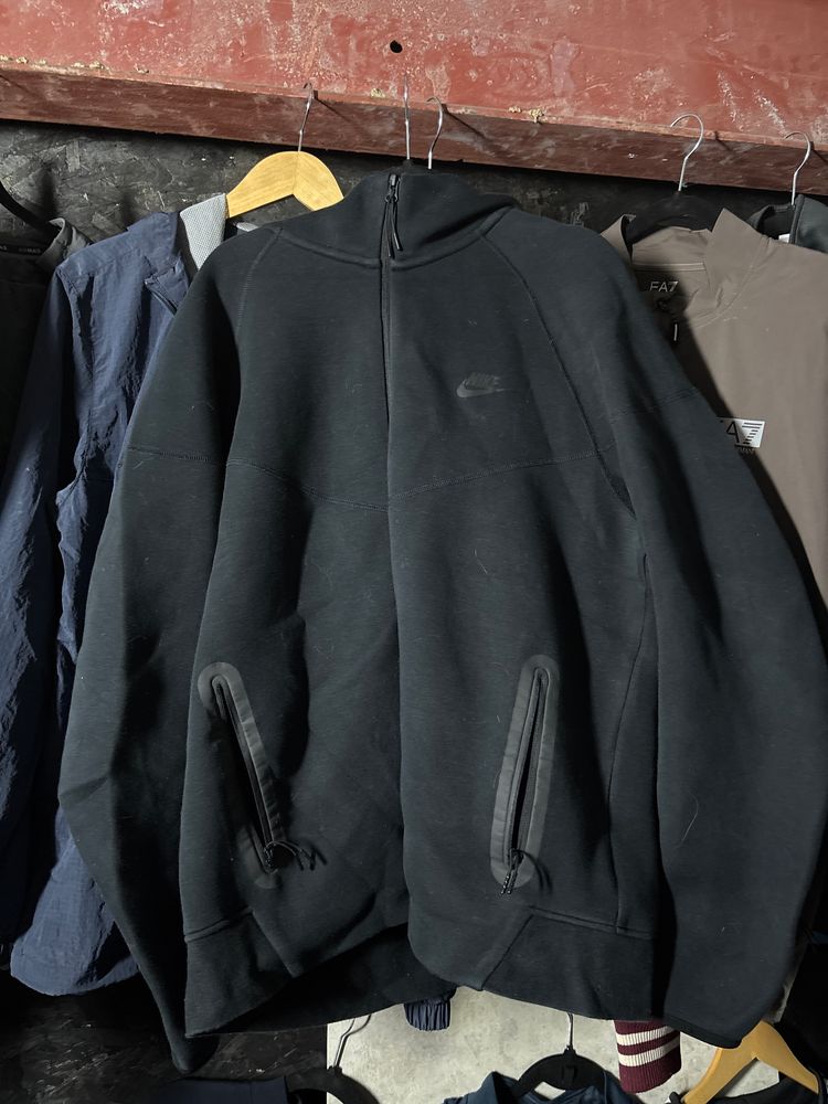 Nike Nike Black Zip-Up Hoodie product image