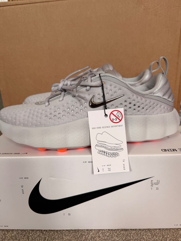 Nike Mind 002 