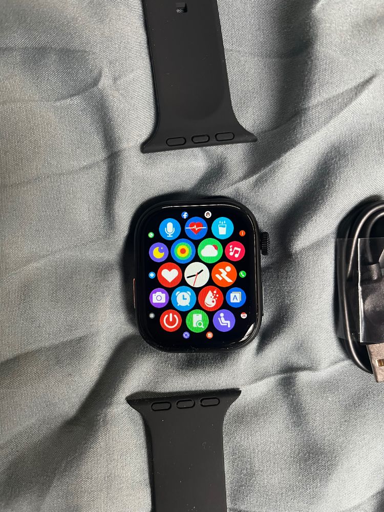 Immagine di Smartwatch With Black Silicone Strap 3