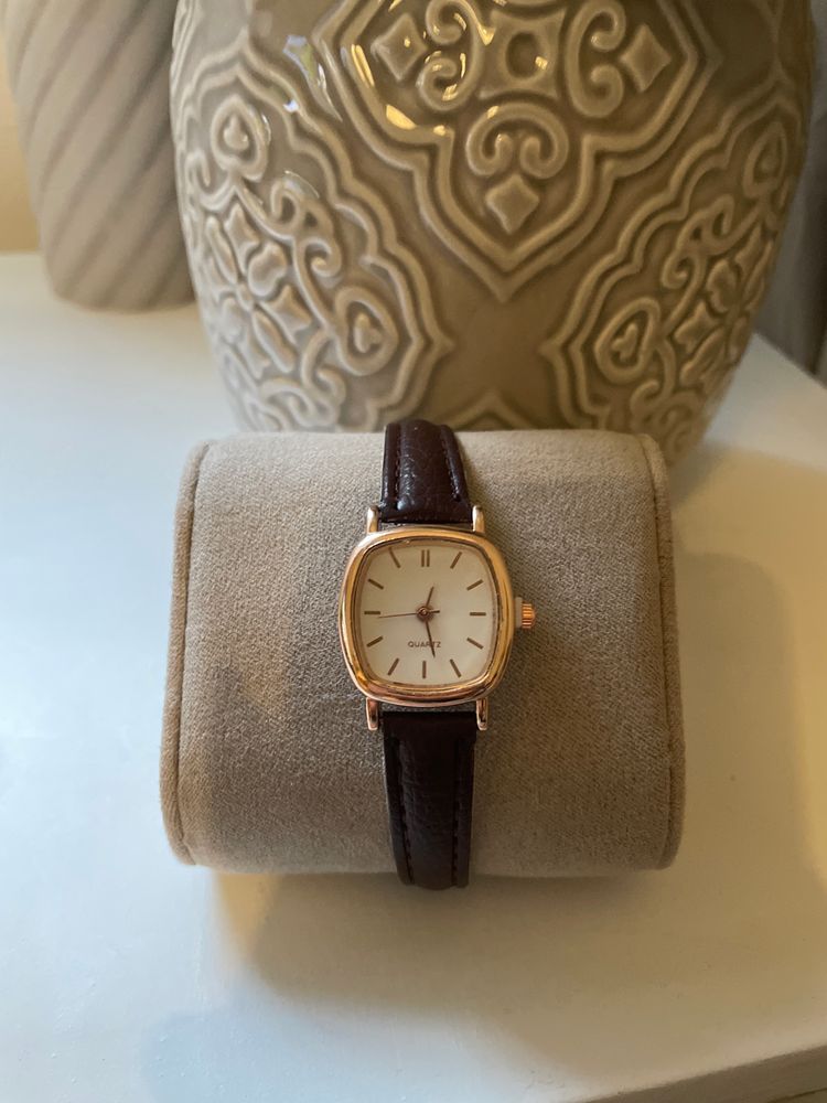 Other Brown Leather Strap Wristwatch product image