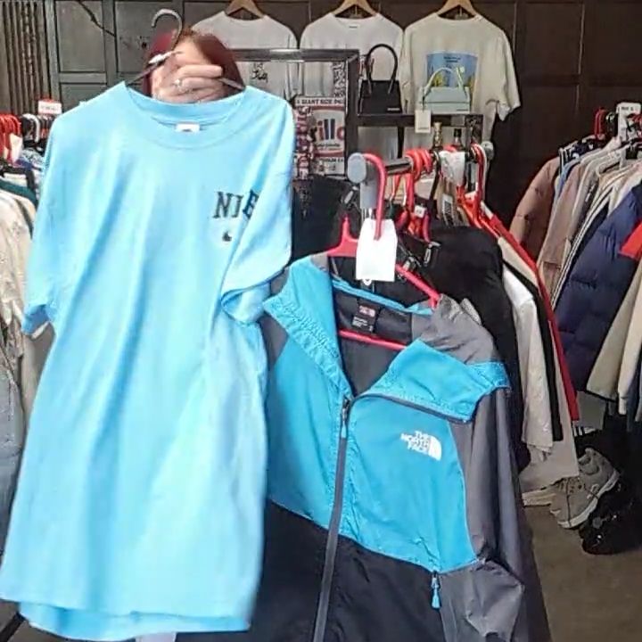 The North Face the north face windbreaker medium product image