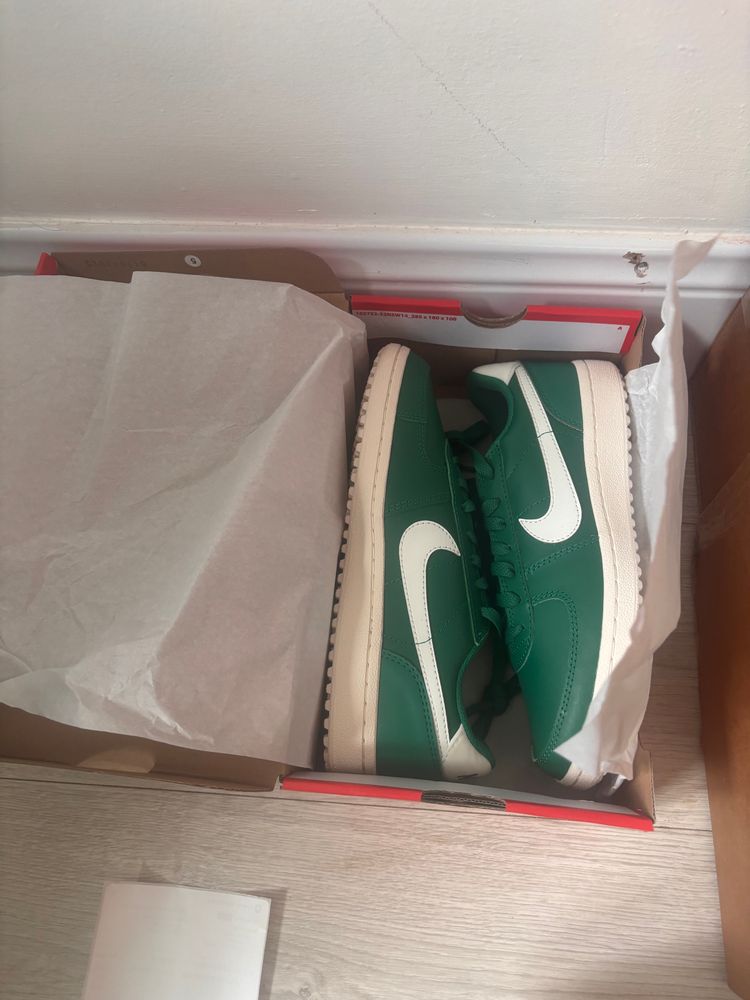 Nike field general Green And White (LTR)GS
