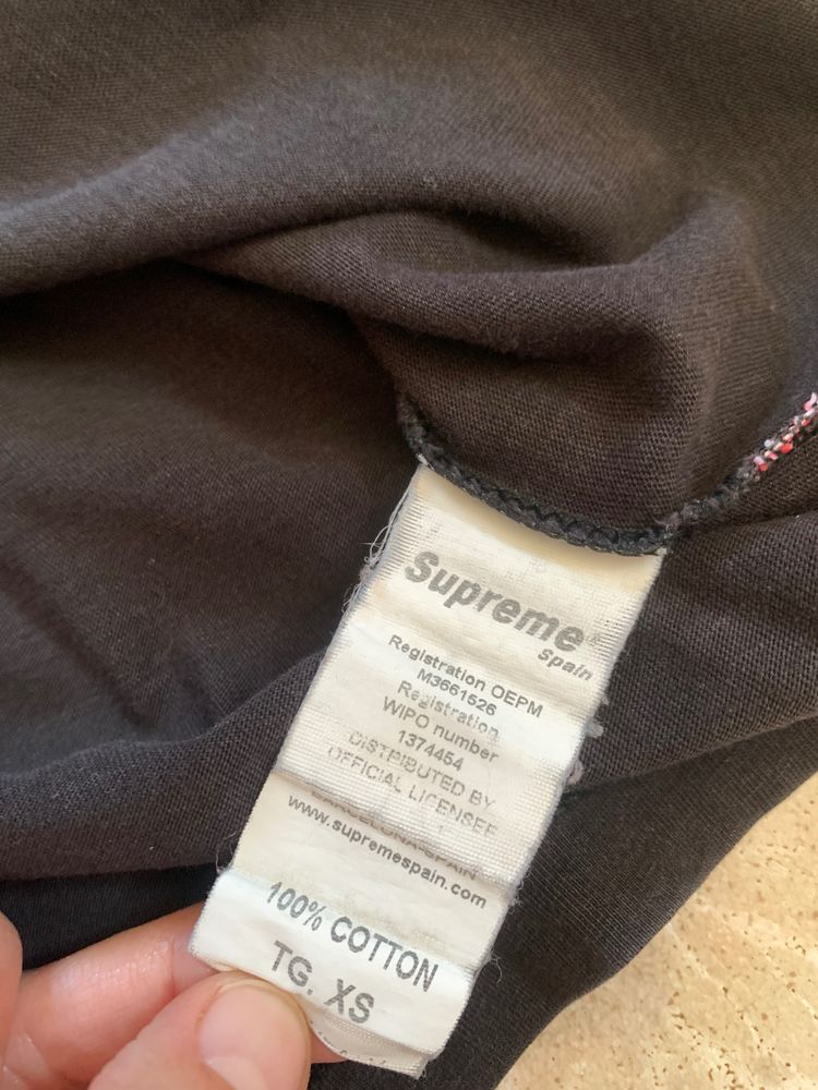 Black T-Shirt With Supreme Logo 3