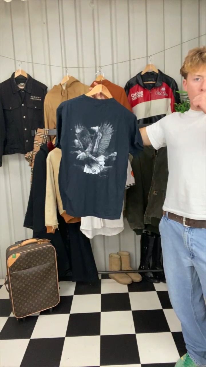 Other medium graphic tee  product image