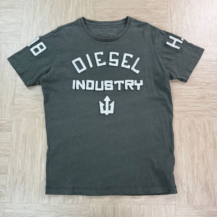 Diesel 2000's embroidered puff spellout graphic tee (M)