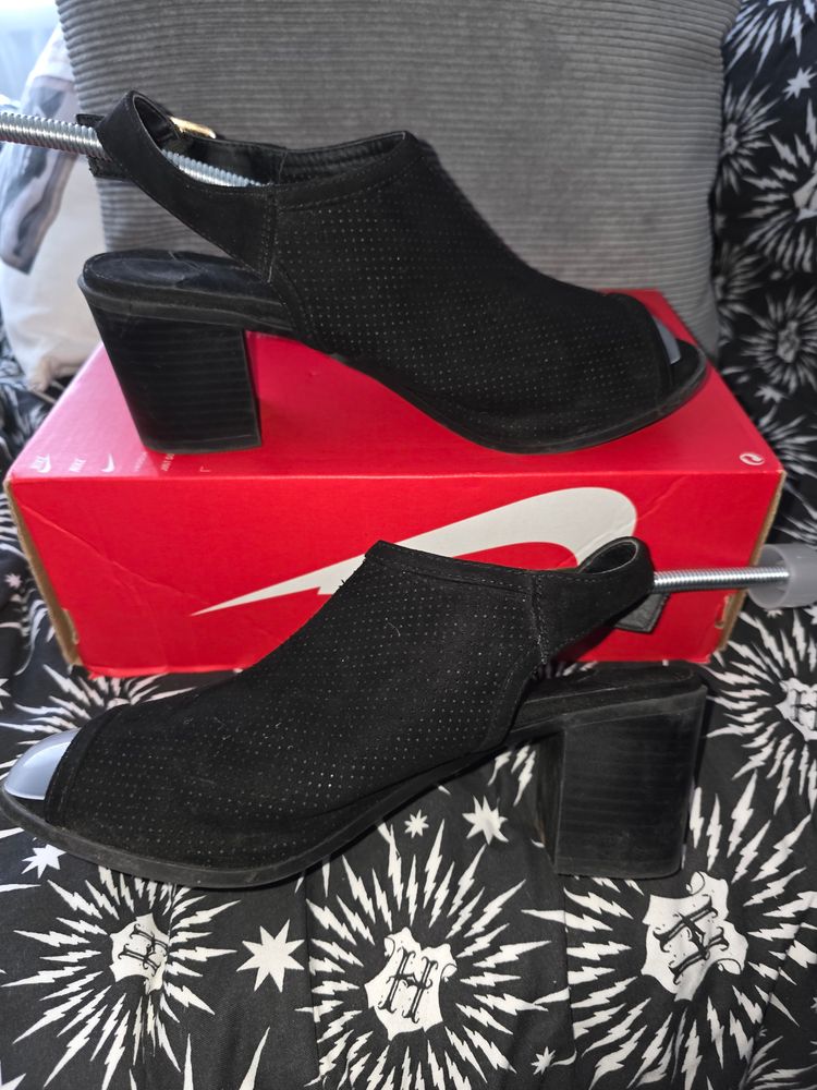 Black Open-Toe Block Heel Shoes