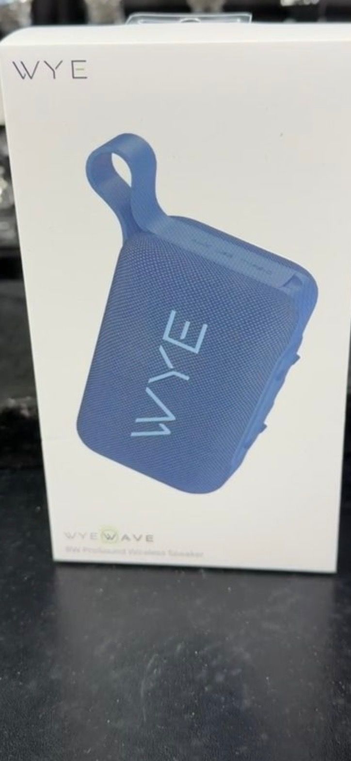 8w Pro sound Bluetooth speaker