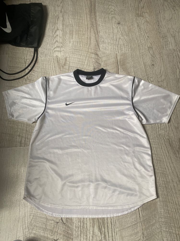Nike White And Black Short Sleeve Shirt