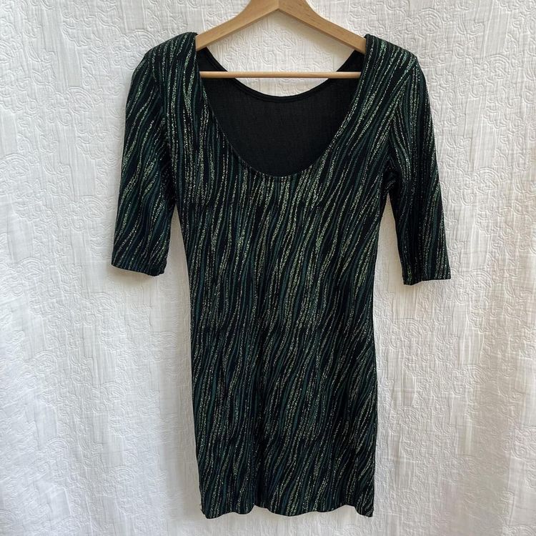 Next Women's Black and Green Dress imagen 4