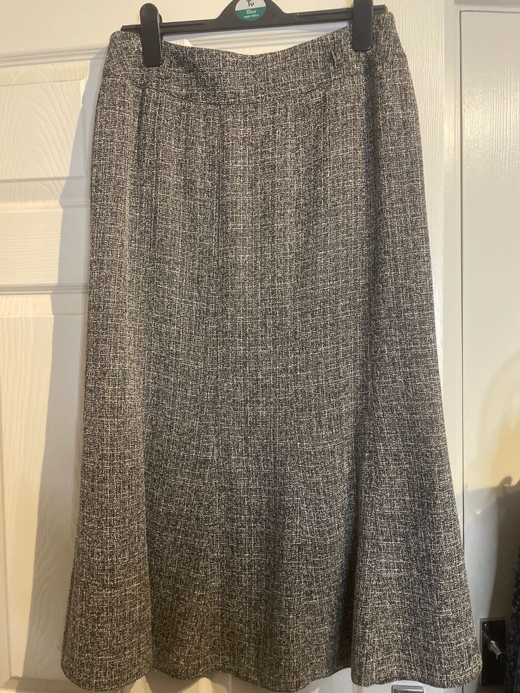 Isle Tweed Skirt