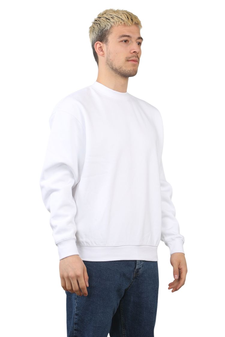 white sweatshirt 2