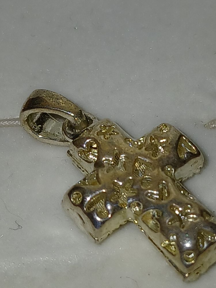 Silver Tone Cross Pendant With Rhinestones image 4