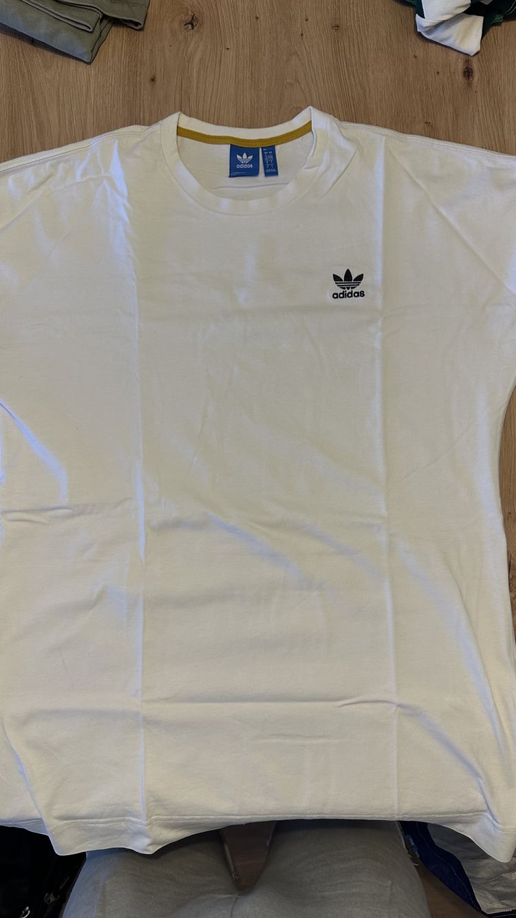 Adidas White T-Shirt L