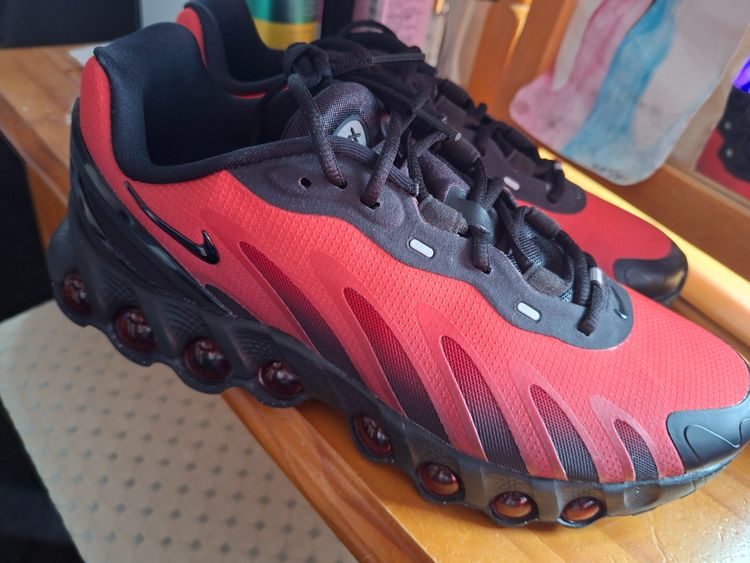 Nike Air Max dn8  Plus Tn Red And Black Sneakers