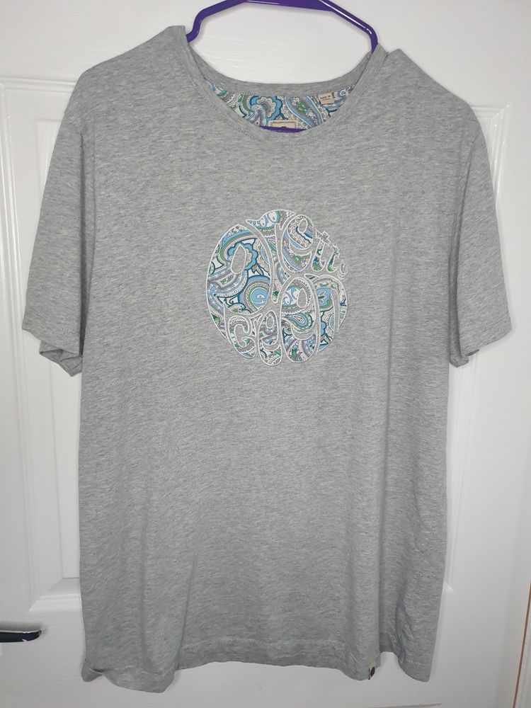 Pretty Green Grey T-Shirt With Paisley Circle Design