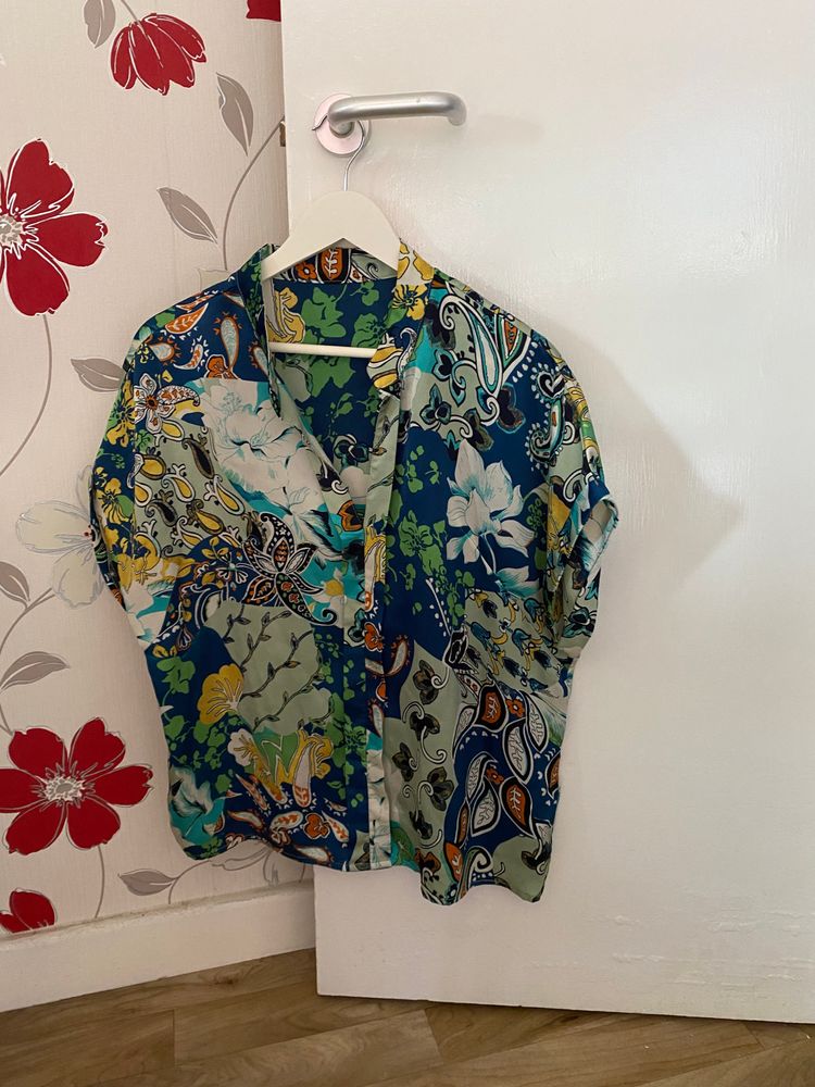 Shein size xl floral patterned shirt