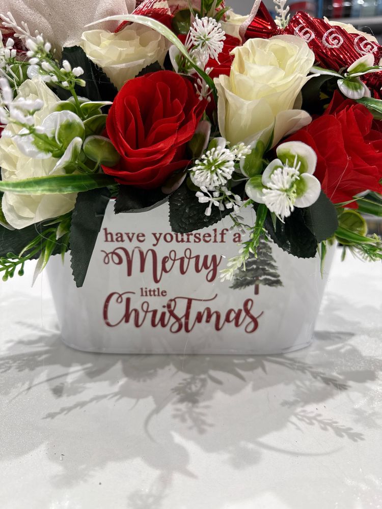 Immagine di Christmas flower bucket- small - medium or large 3