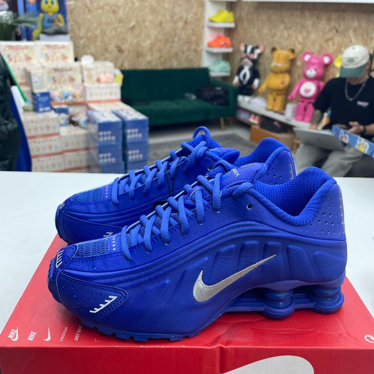 Nike UK 2.5 NIKE SHOX R4 ‘Racer Blue Metallic’ product image