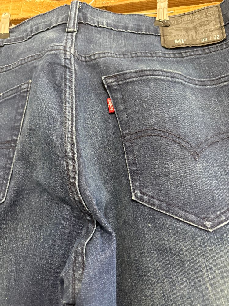 Vintage 90s Levi’s 541 Dark Blue/ Indigo Jeans. Waist 34” leg 31.5” 3