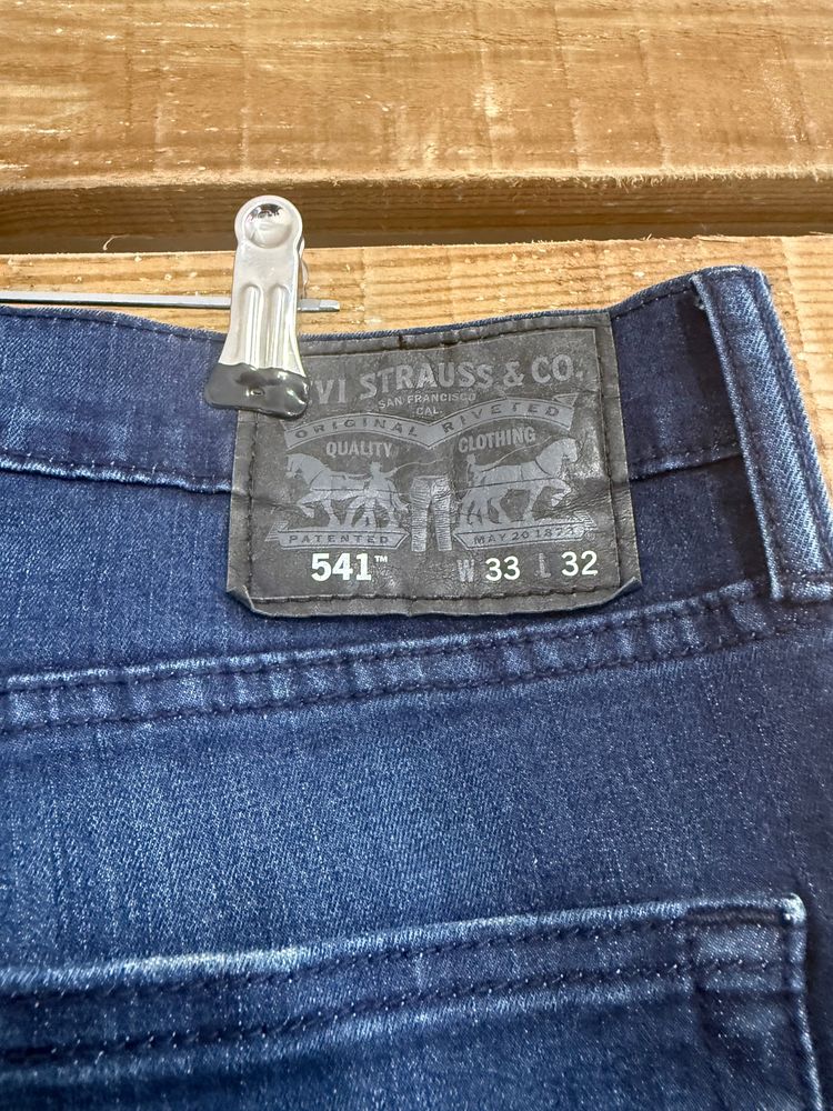 Vintage 90s Levi’s 541 Dark Blue/ Indigo Jeans. Waist 34” leg 31.5” 2