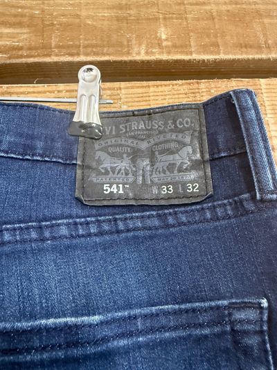 Vintage 90s Levi’s 541 Dark Blue/ Indigo Jeans. Waist 34” leg 31.5” 2