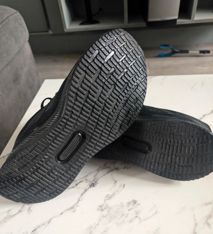 Immagine di Adidas Black Running Shoes 6