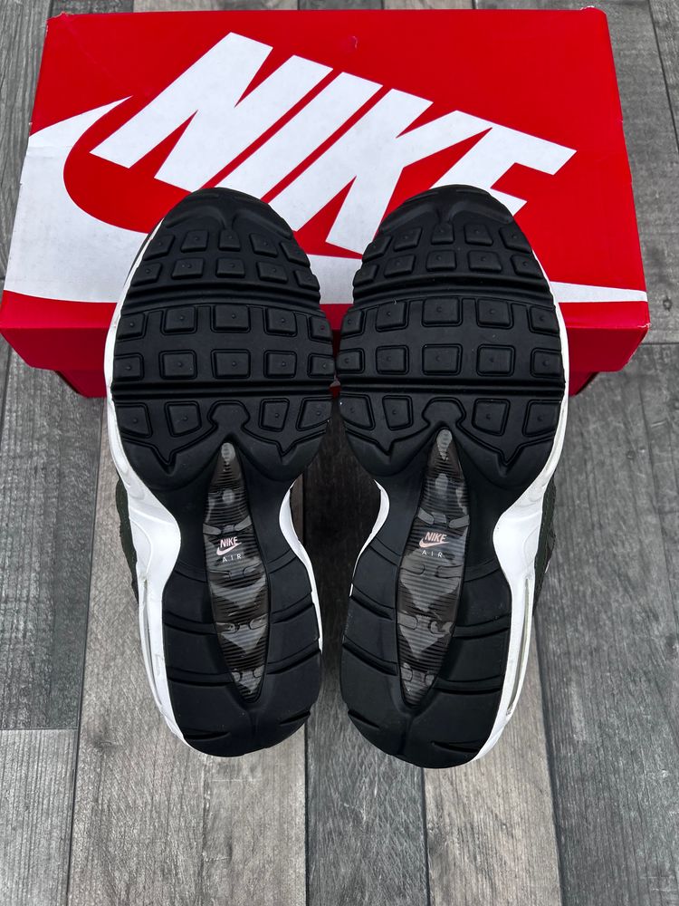 Nike Air Max 95 Trainers ‘Olive Sequoia Camo Pink’ - Size UK 4 image 9