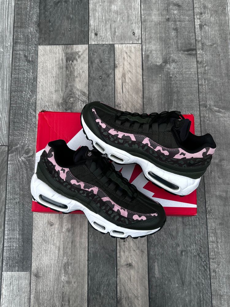 Nike Air Max 95 Trainers ‘Olive Sequoia Camo Pink’ - Size UK 4 image 2