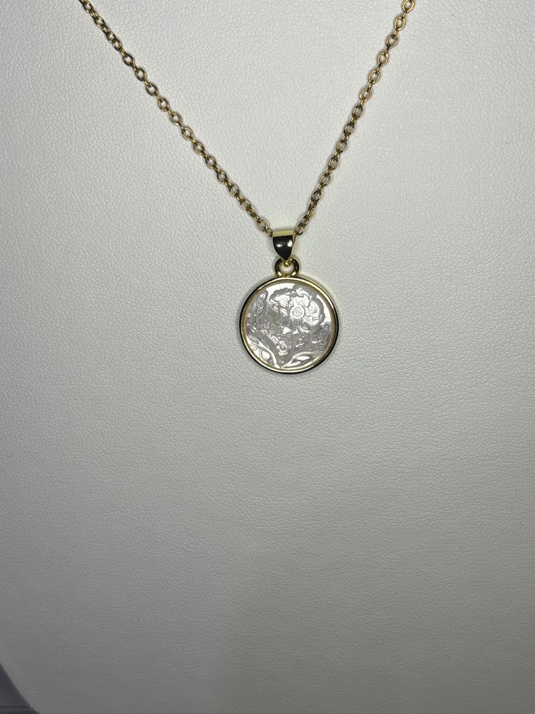 Natural Shell cameo Necklace