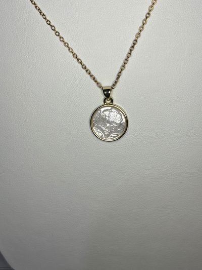 Natural Shell cameo Necklace
