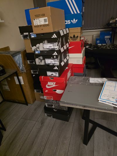 Nike Adidas, New Balance, Yeezy