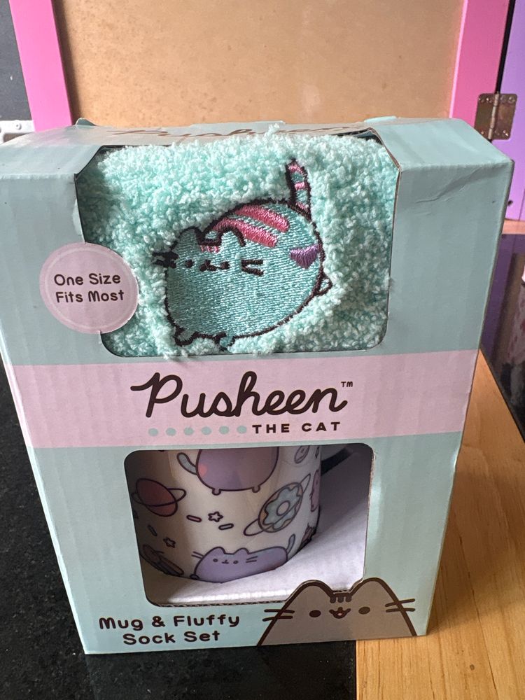 Pusheen The Cat Mug & Fluffy Sock Set image 1