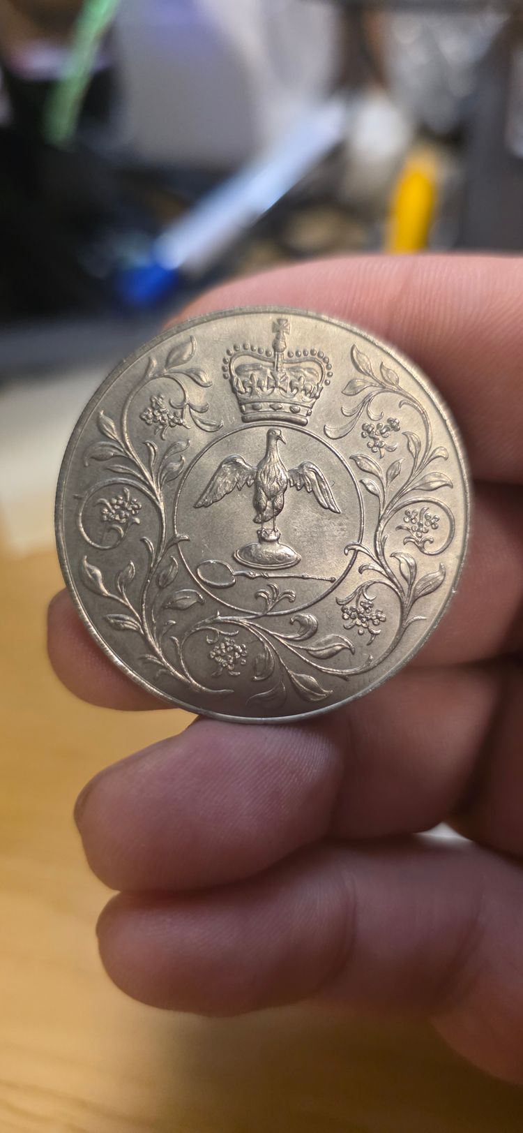 £3). 1977 Commemorative Coin Royal mint  imagen 8