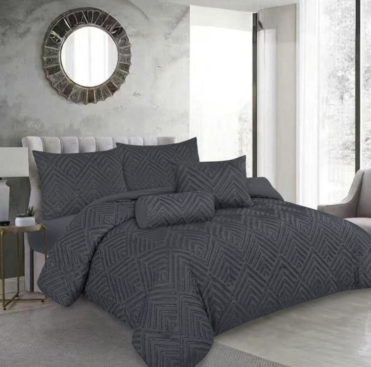 Set 7 piece Dark Gray Bedding Set With Geometric Pattern product image