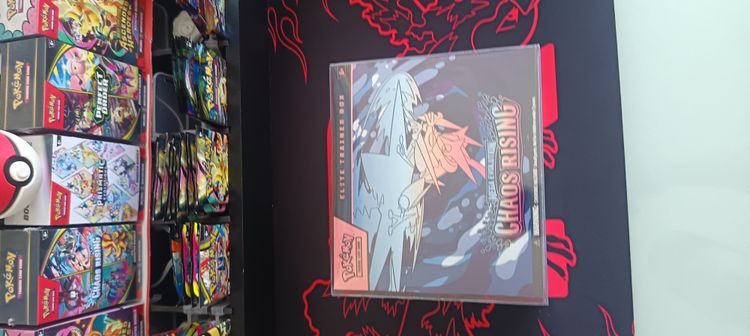 Pokémon Chaos Rising ETB 