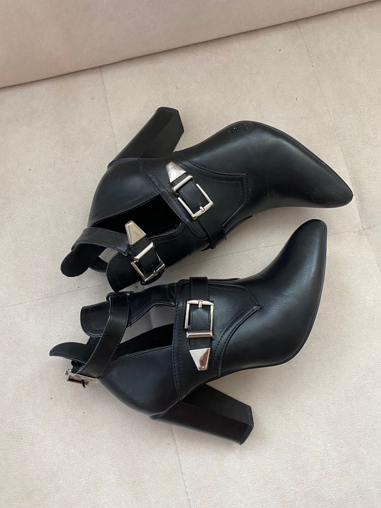 Other Black Heeled Ankle Boots With Buckles product image
