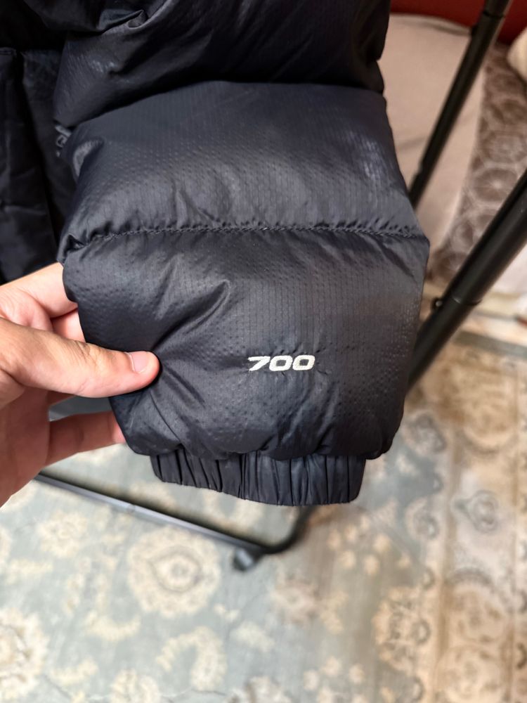 The North Face Men'S Black Puffer Jacket image 3