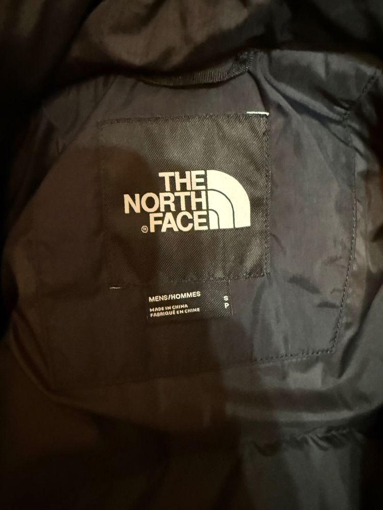 The North Face Men'S Black Puffer Jacket image 4