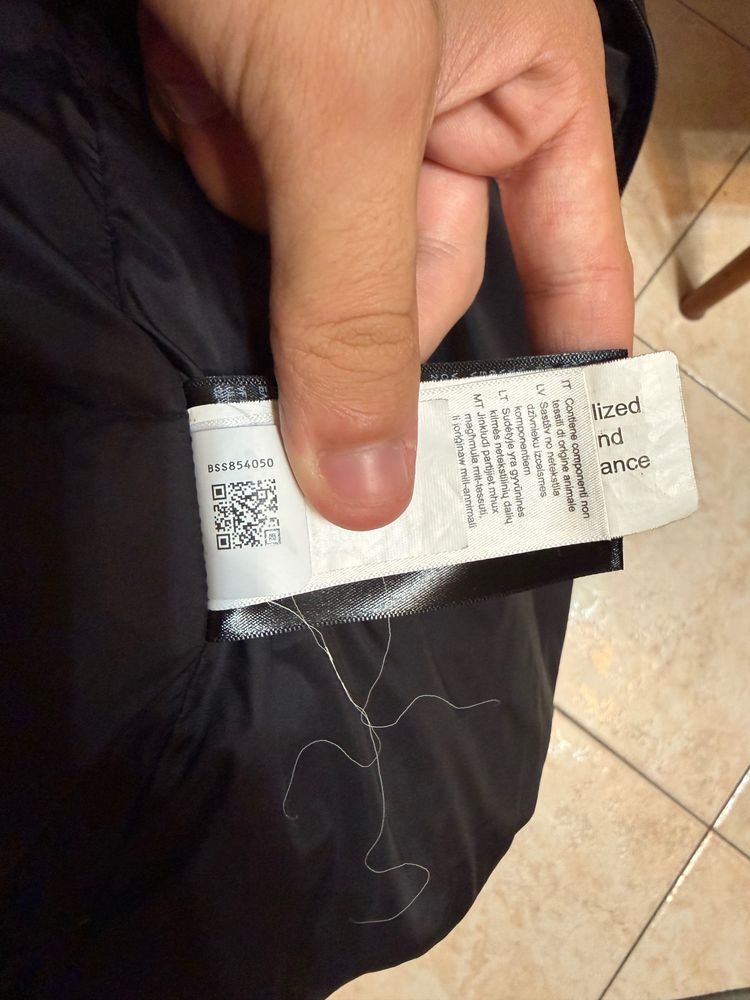 The North Face Men'S Black Puffer Jacket image 6