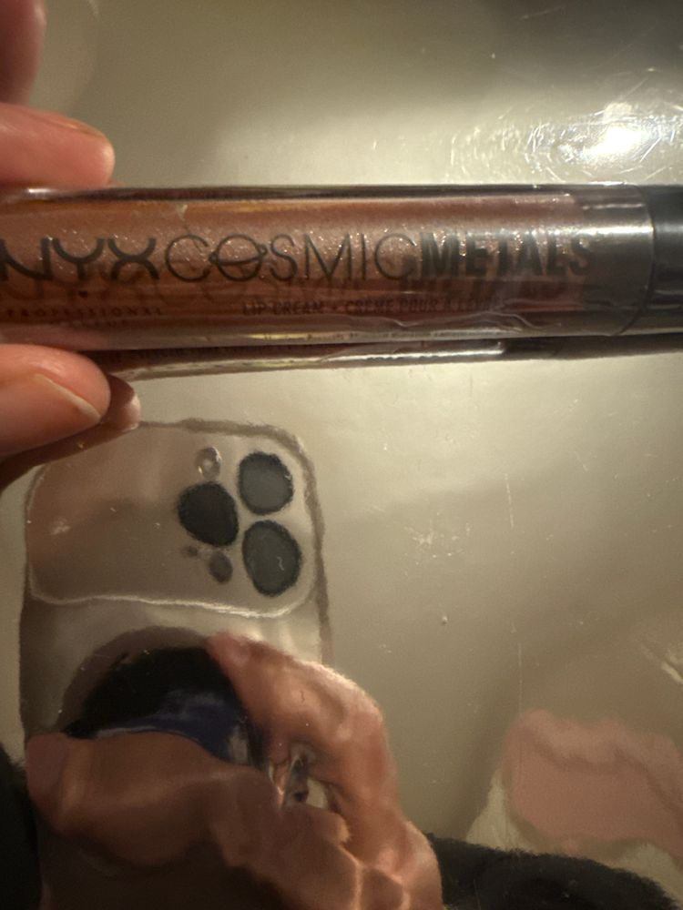 Nyx Cosmic Metals Lip Cream