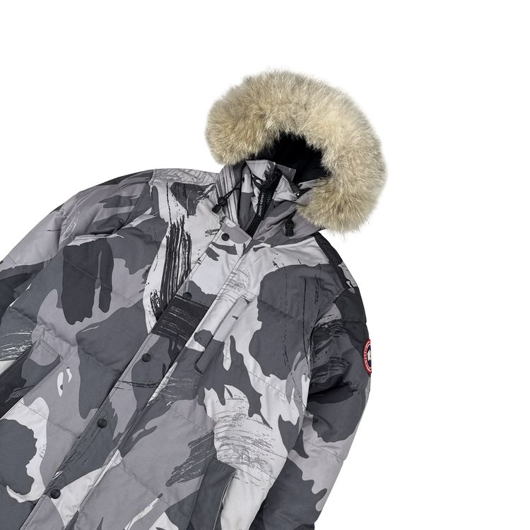 Canada Goose Grey Camo Premium Down Carson Coyote Fur Parka Jacket - Large image 2