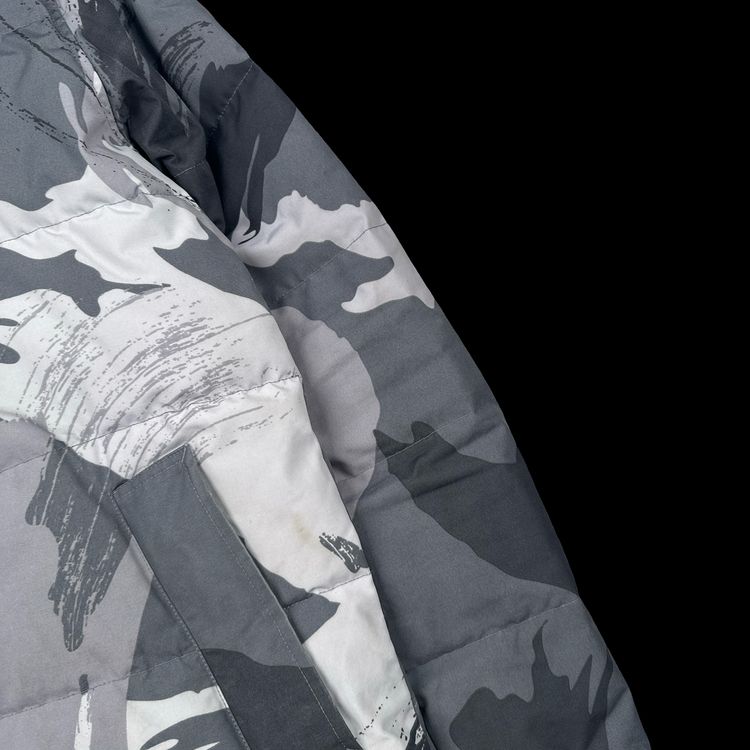 Canada Goose Grey Camo Premium Down Carson Coyote Fur Parka Jacket - Large image 12
