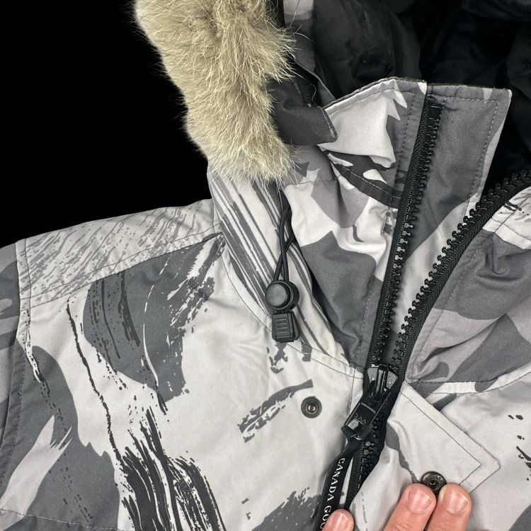 Canada Goose Grey Camo Premium Down Carson Coyote Fur Parka Jacket - Large image 13