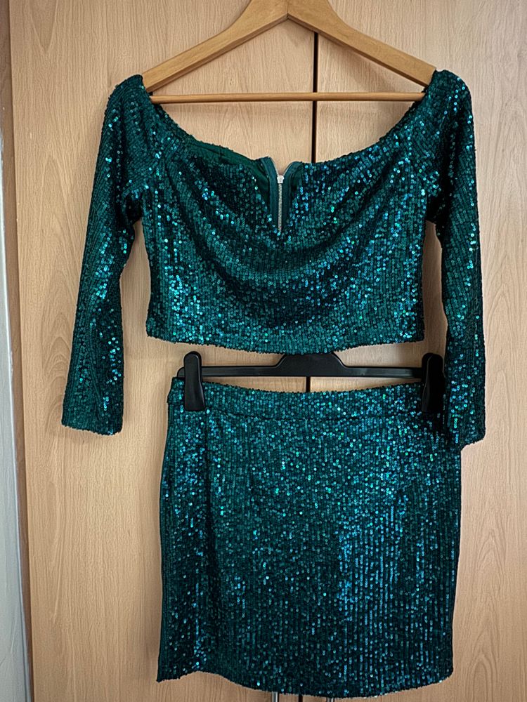Boohoo Green sequin off shoulder crop top and mini skirt set product image