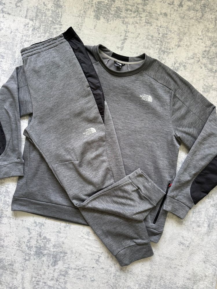The North Face Tracksuit - XXL image 3