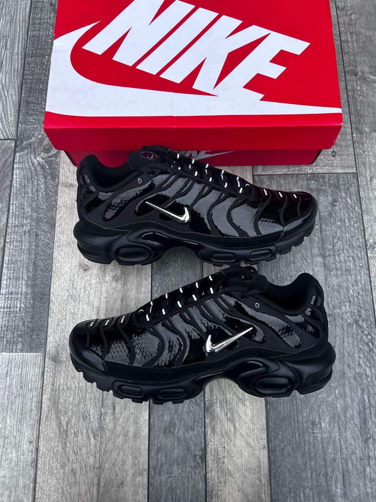 Nike Air Max Plus TN Trainers ‘Black Chrome’ - Size UK 7.5 (PRE-LOVED) image 2