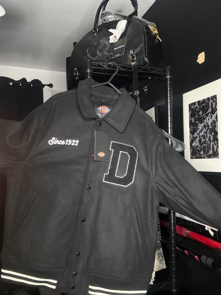 £160RRP Dickies Black Varsity Jacket BNWT (Medium)
