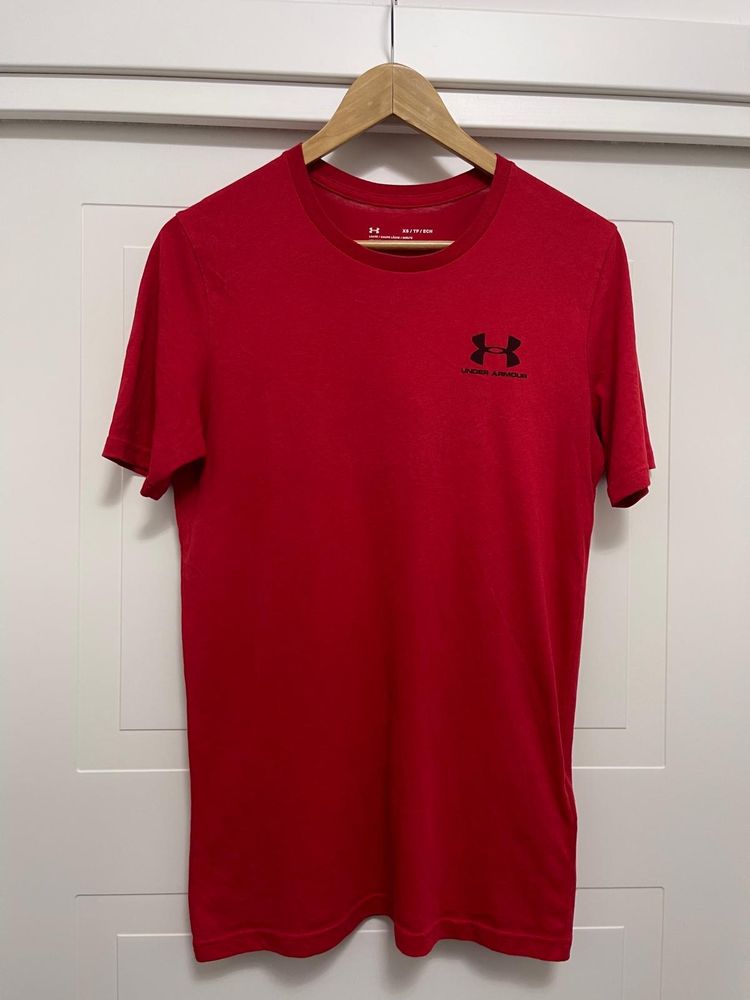 Under Armour Red T-Shirt